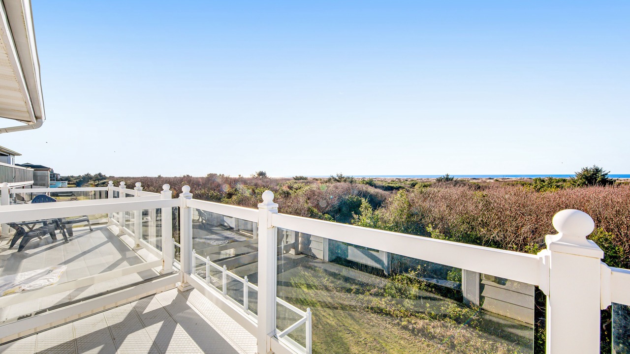 Photo of Patio Balcony in Ocean Shores