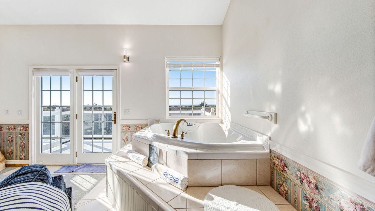 Photo of Bathroom in Ocean Shores