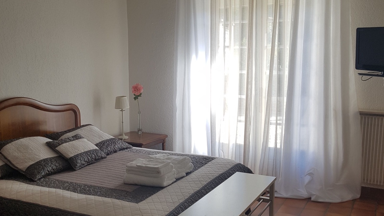 Photo of Bedroom in Saint-Paulet-de-Caisson