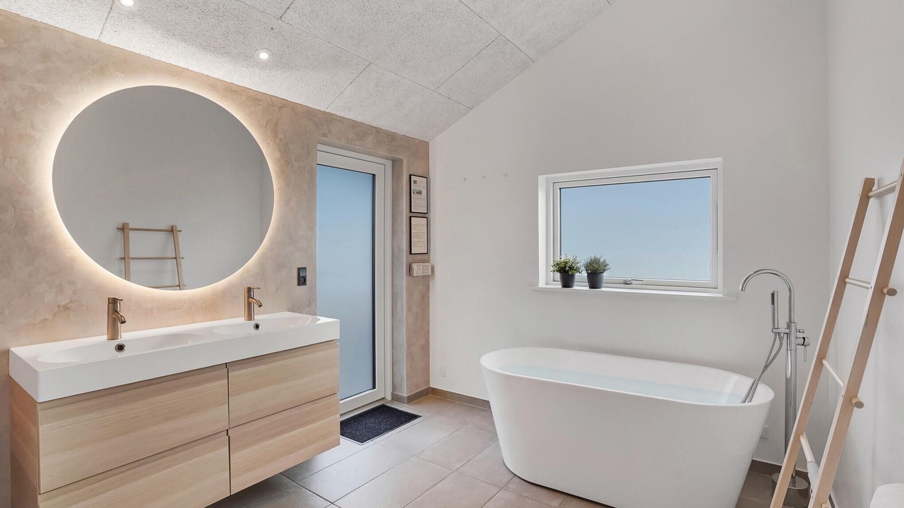 Photo of Bathroom in Flovt Strand