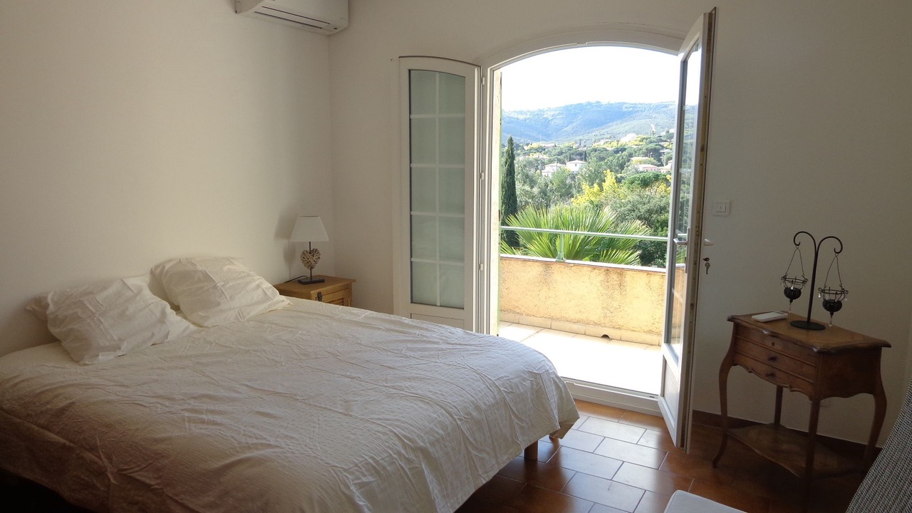 Photo of Bedroom in Saint-Aygulf