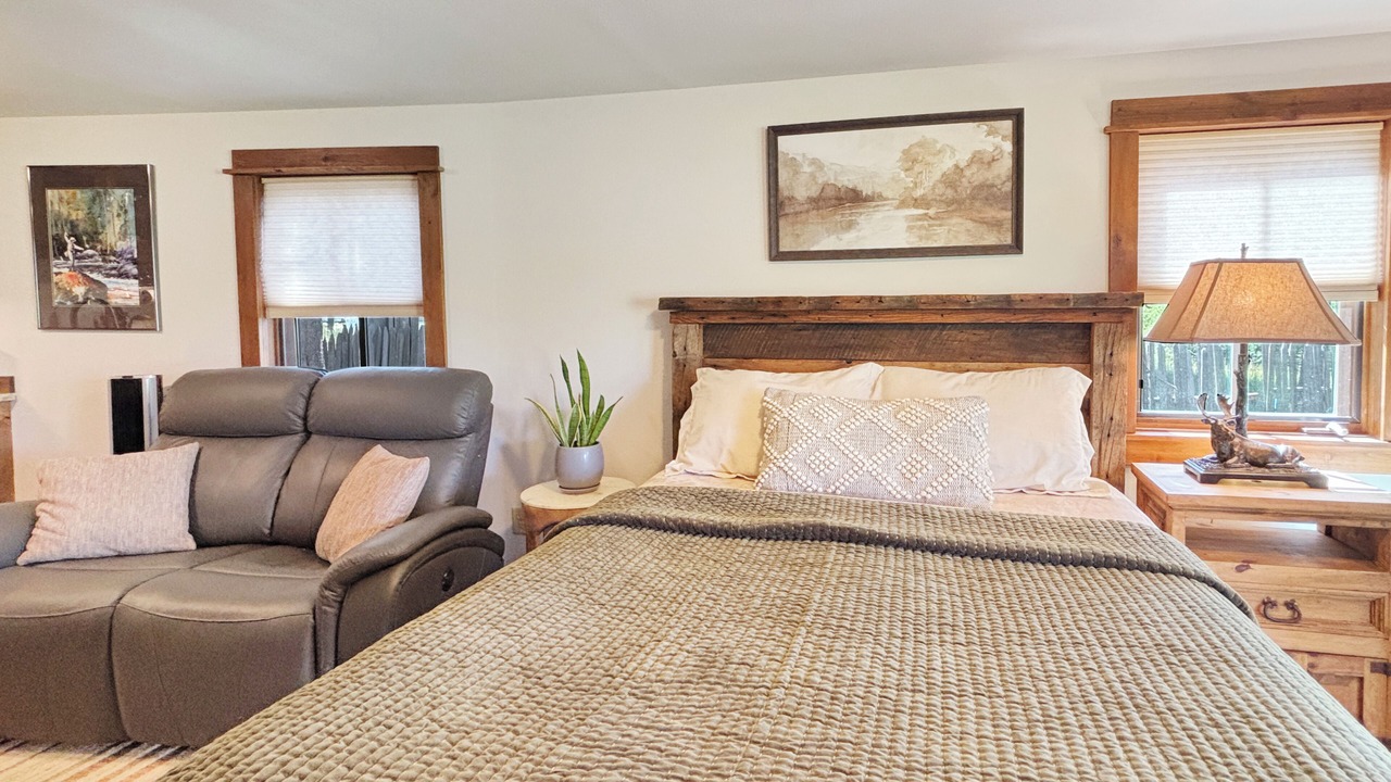 Photo of Bedroom in Three Rivers