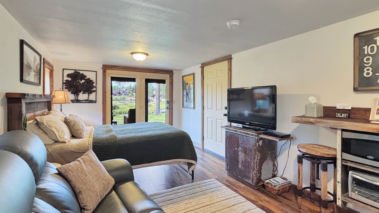 Photo of Bedroom in Three Rivers