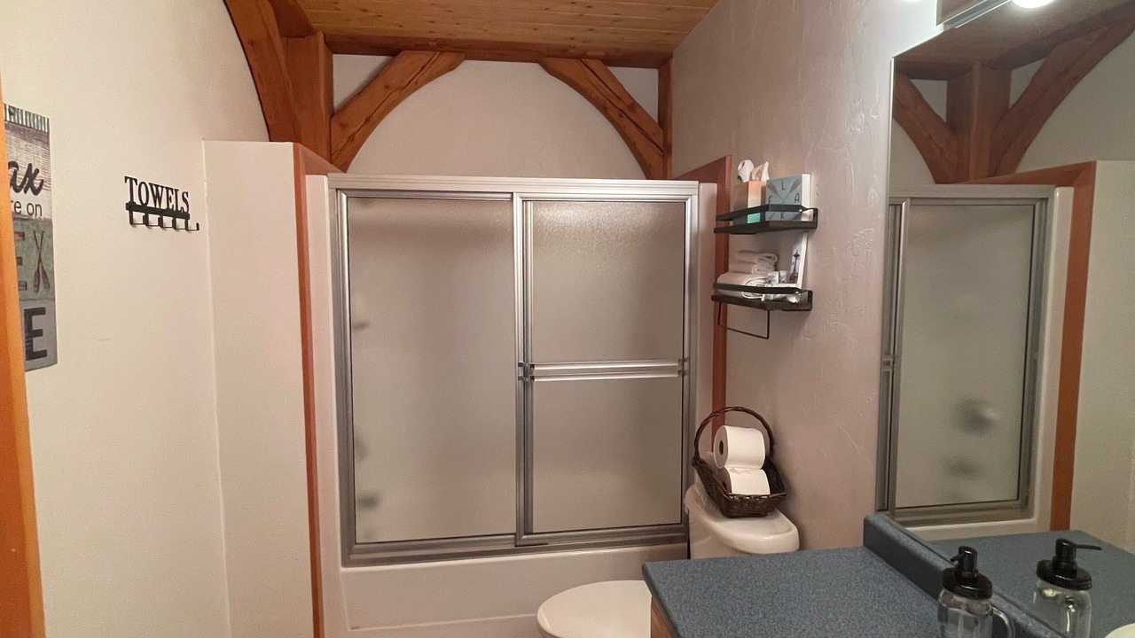 Photo of Bathroom in Coolin