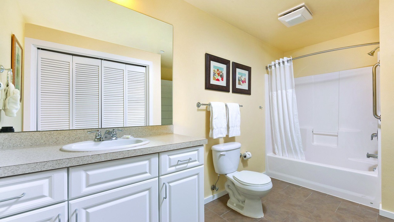 Photo of Bathroom in Long Beach