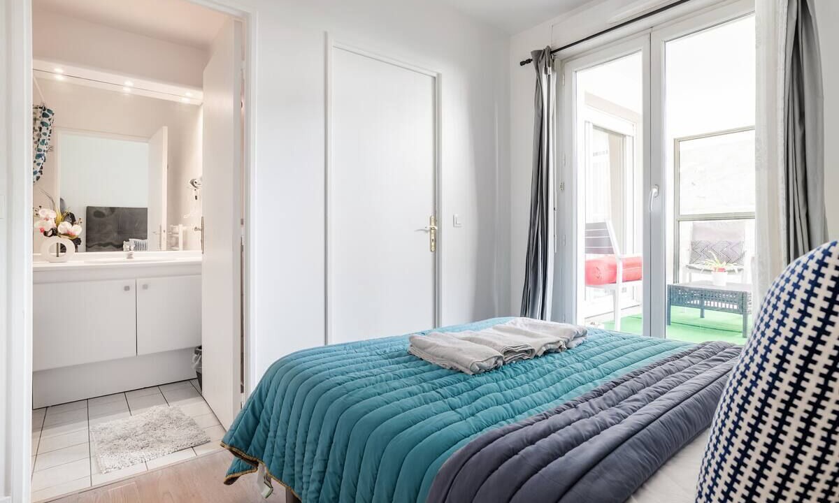 Photo of Bedroom in Saint-Denis