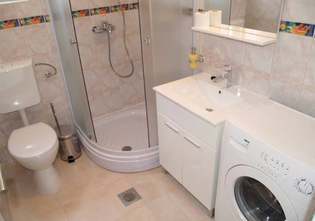 Photo of Bathroom in Preko