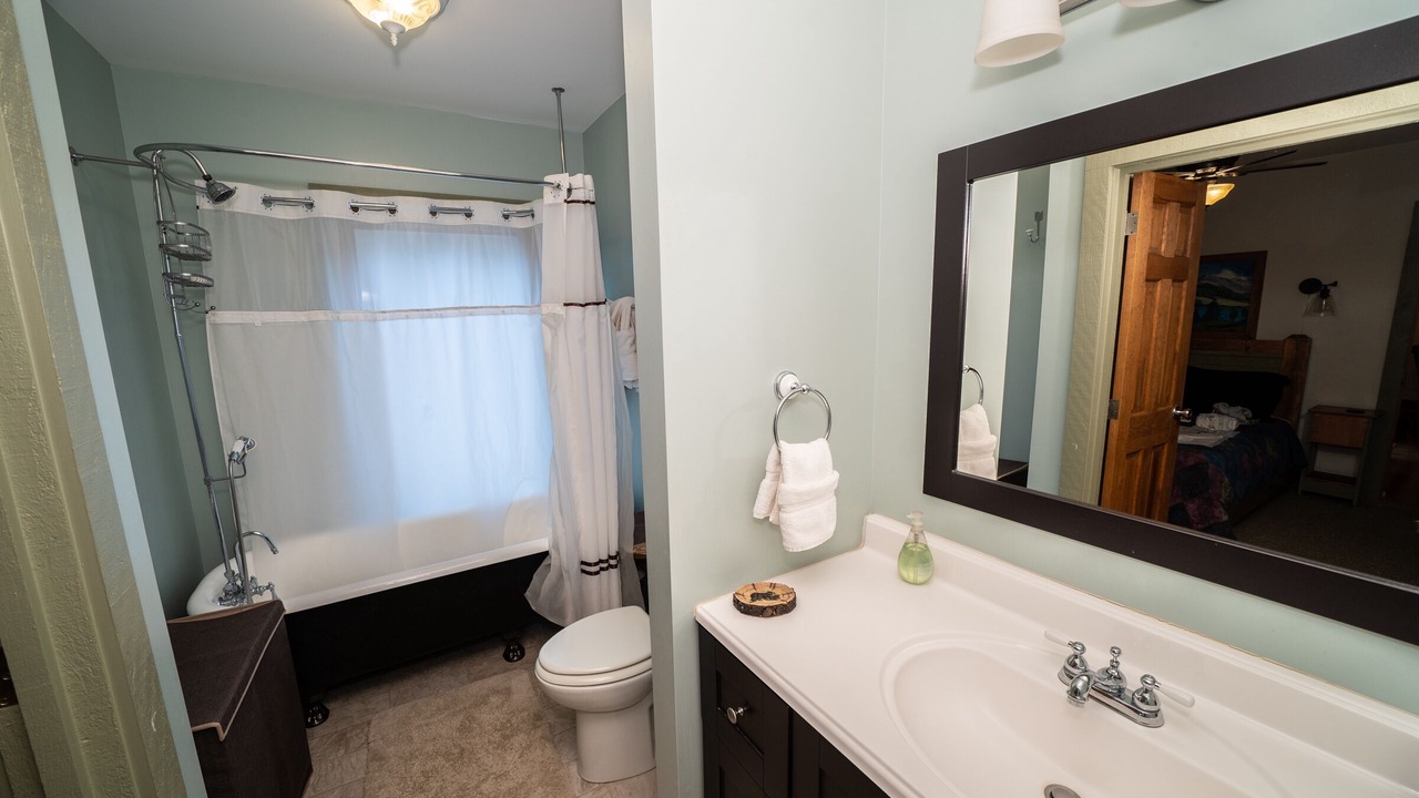 Photo of Bathroom in Etlan