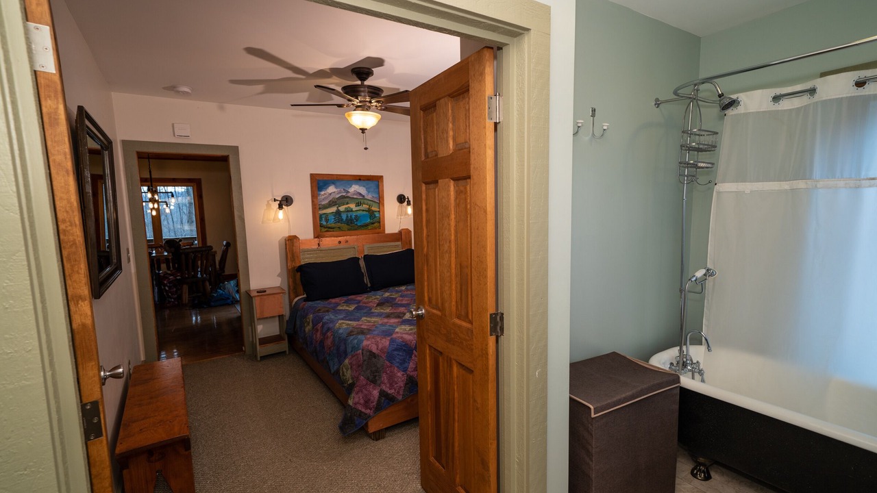 Photo of Bathroom in Etlan