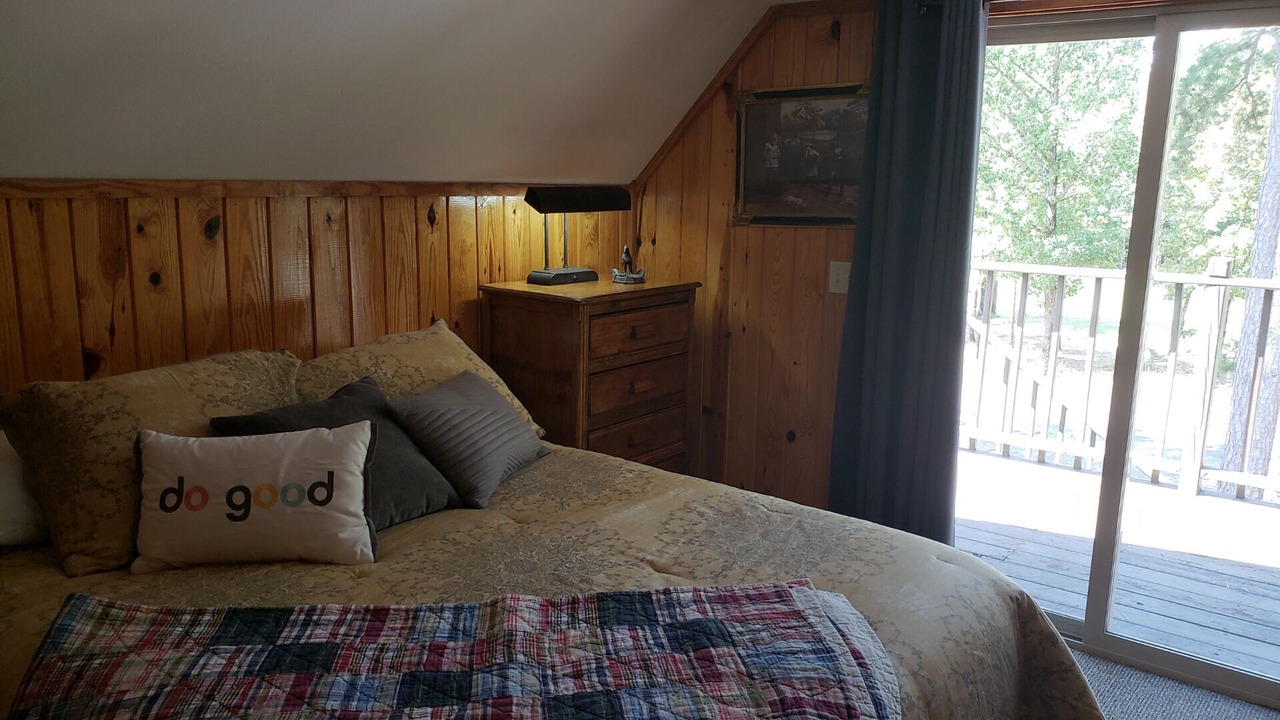 Photo of Bedroom in Drasco