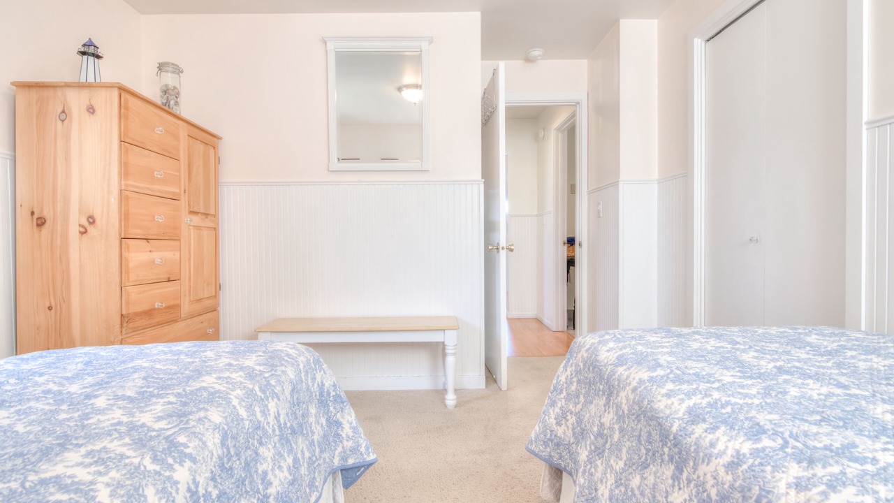 Photo of Others in Roads End