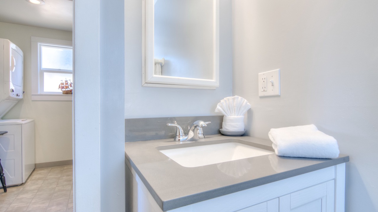 Photo of Bathroom in Roads End