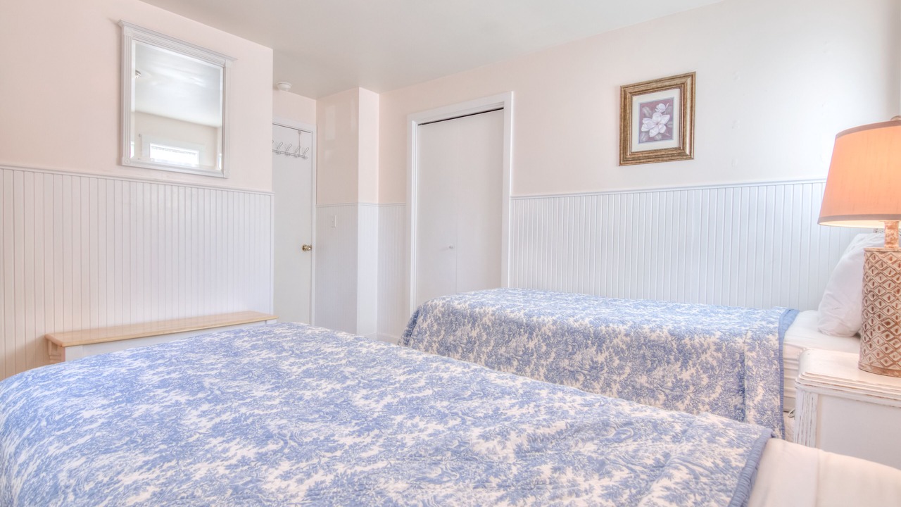 Photo of Others in Roads End