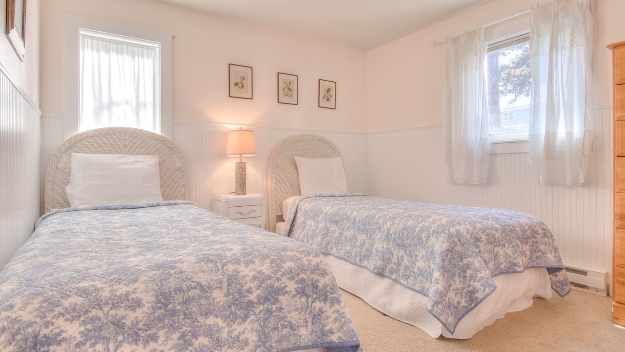 Photo of Others in Roads End