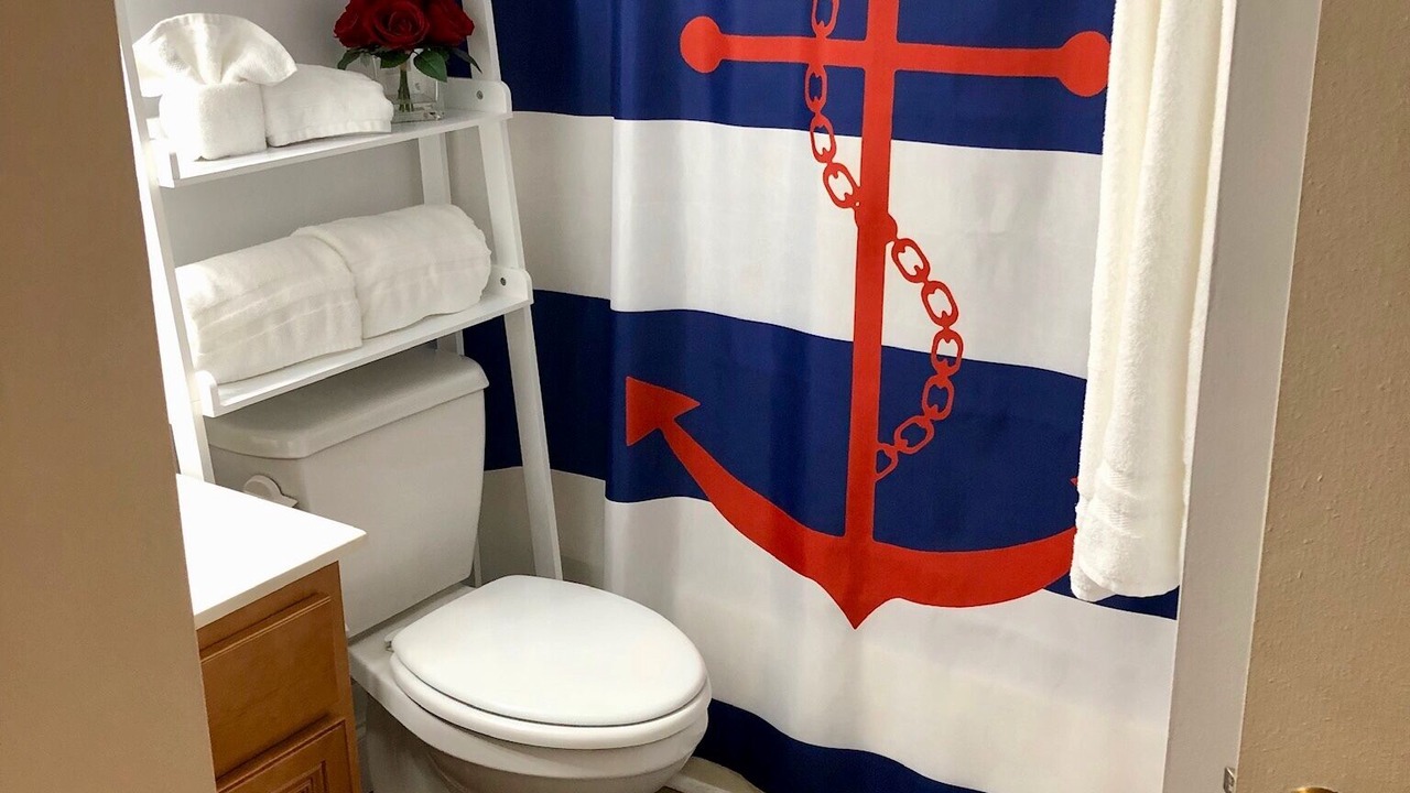 Photo of Bathroom in Garden City