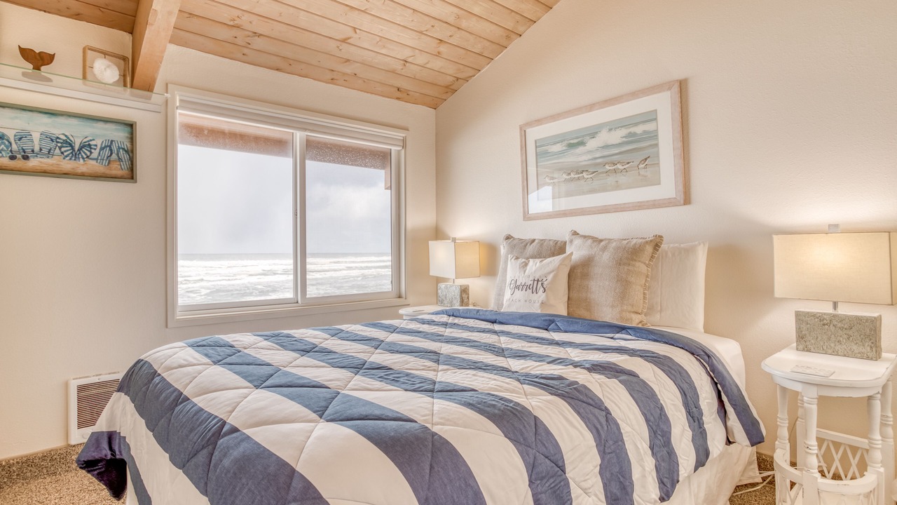 Photo of Bedroom in Neskowin