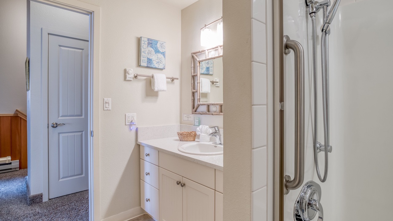 Photo of Bathroom in Neskowin