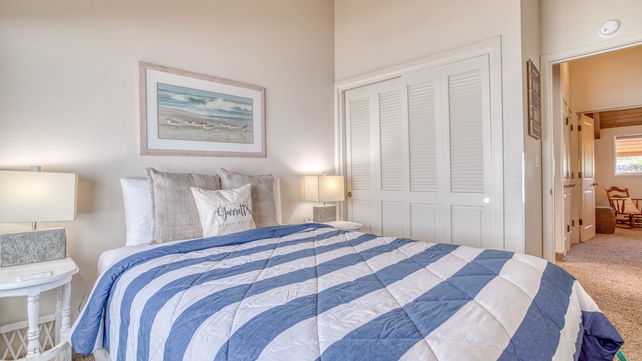 Photo of Bedroom in Neskowin