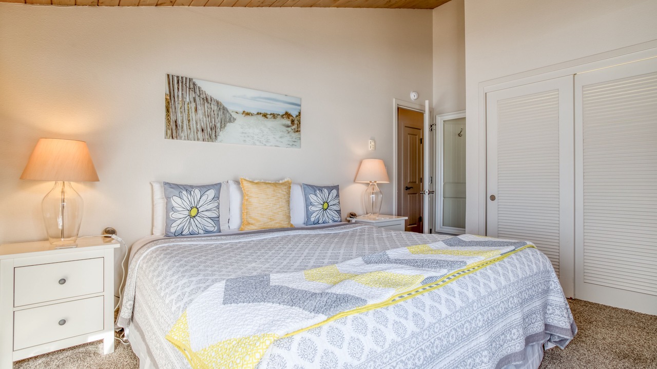 Photo of Bedroom in Neskowin