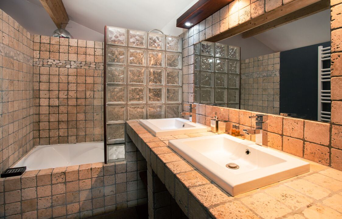 Photo of Bathroom in Castelnau-le-Lez