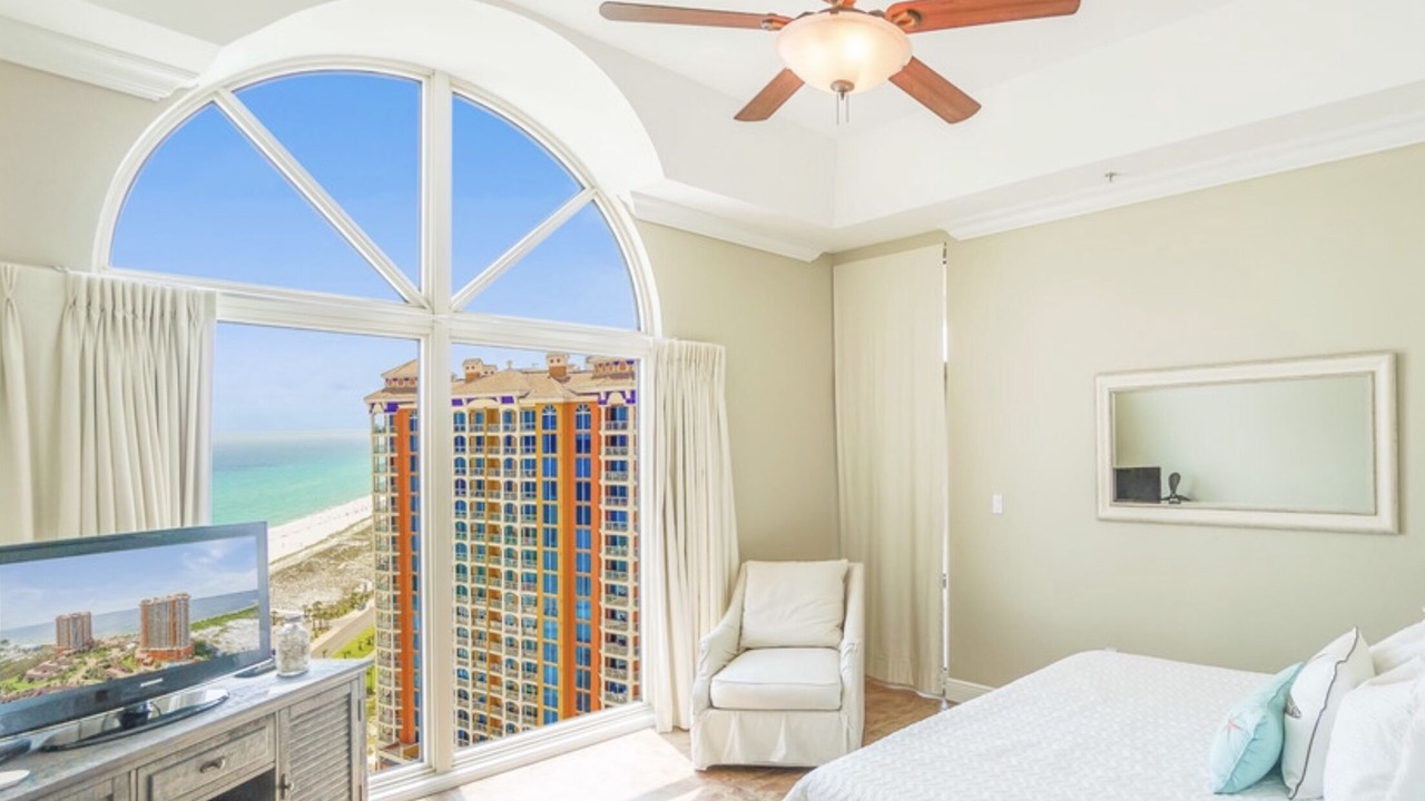 Photo of Bedroom in Pensacola Beach