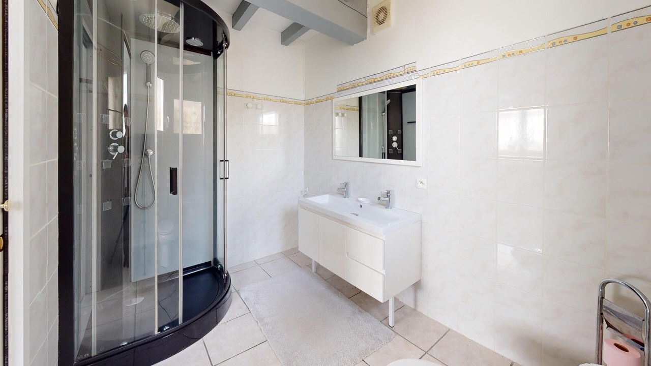 Photo of Bathroom in Soupex