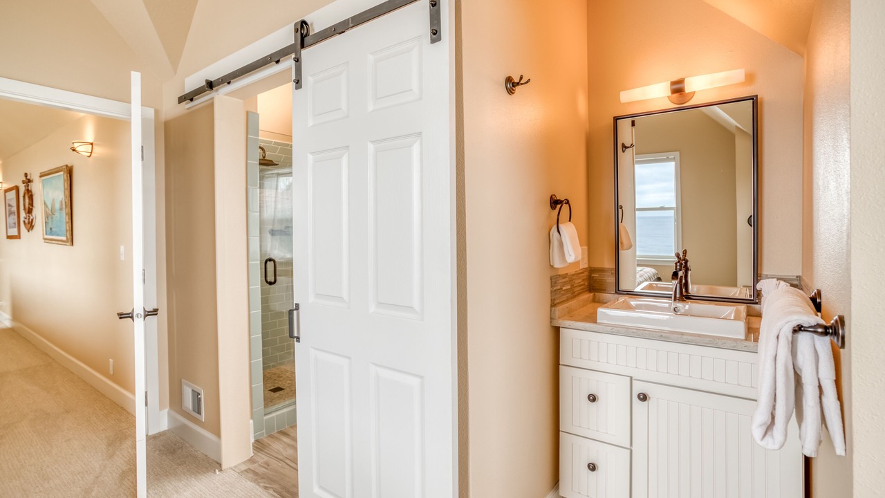 Photo of Bathroom in Nelscott