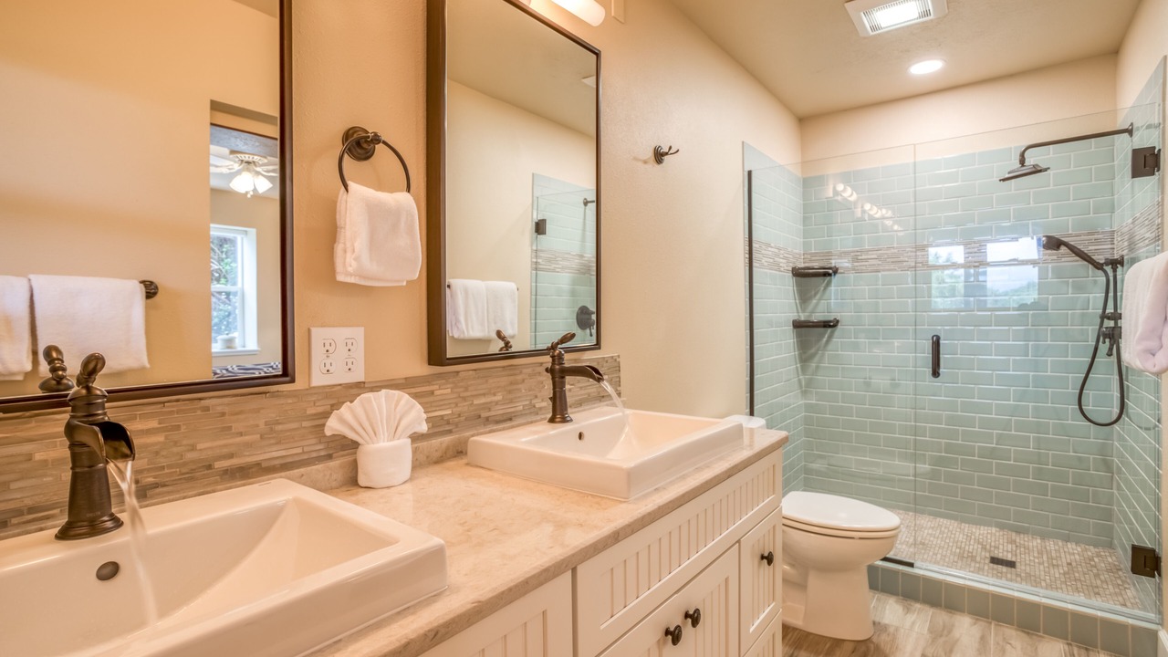 Photo of Bathroom in Nelscott