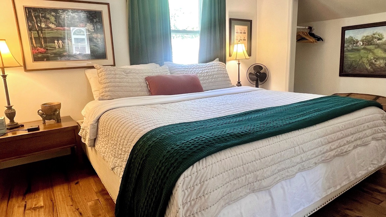 Photo of Bedroom in Topeka