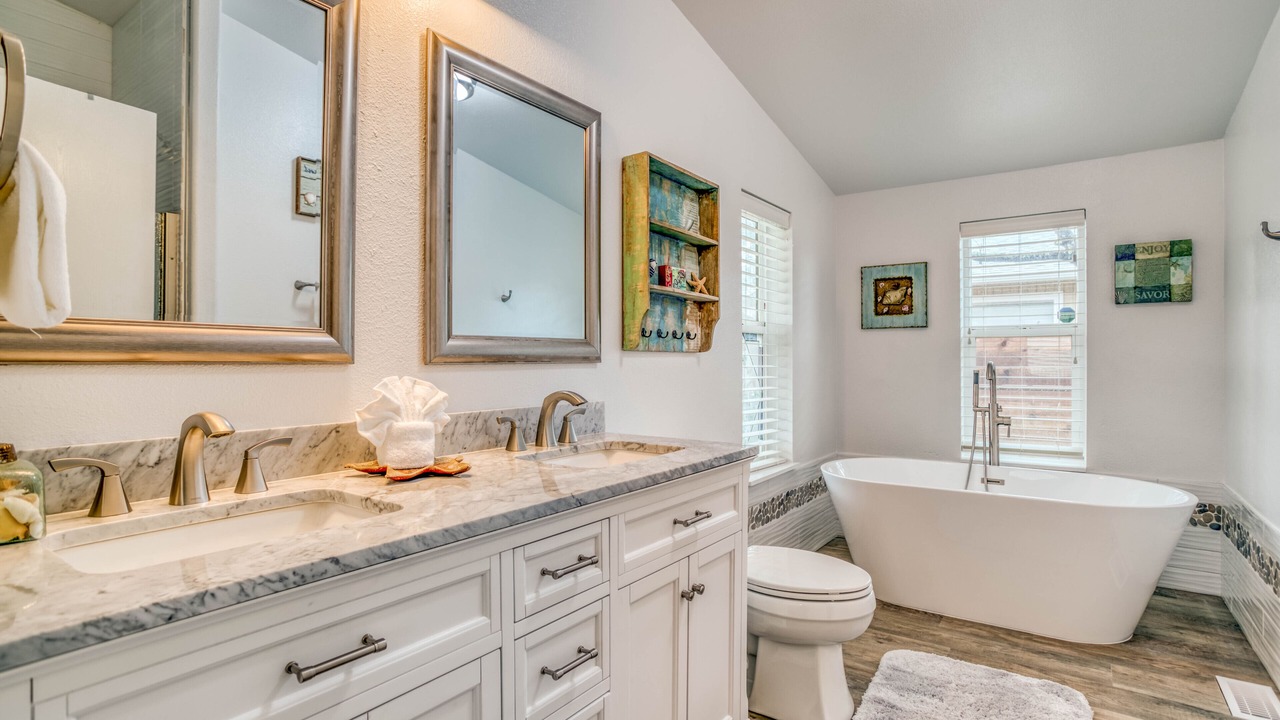 Photo of Bathroom in Bayshore