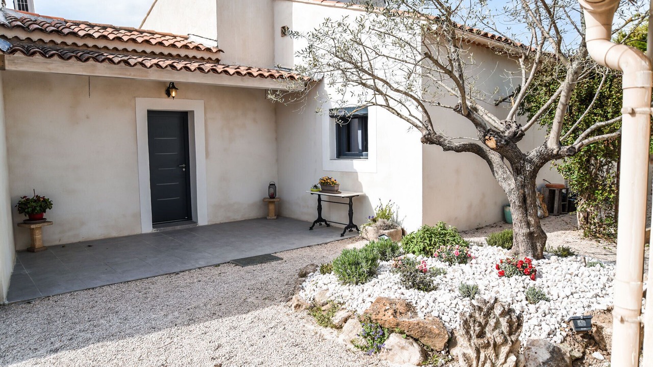 Photo of Patio Balcony in La Bouilladisse