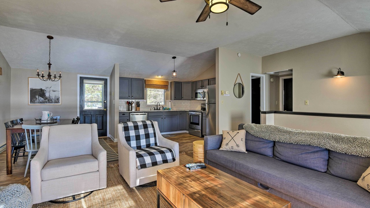 Photo of Livingroom in Pocono Lake