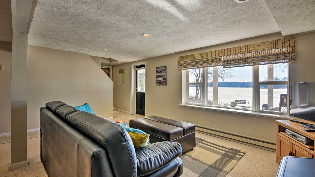 Photo of Livingroom in Pocono Lake