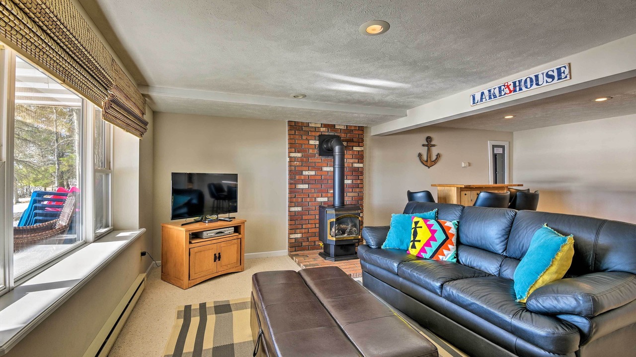 Photo of Livingroom in Pocono Lake