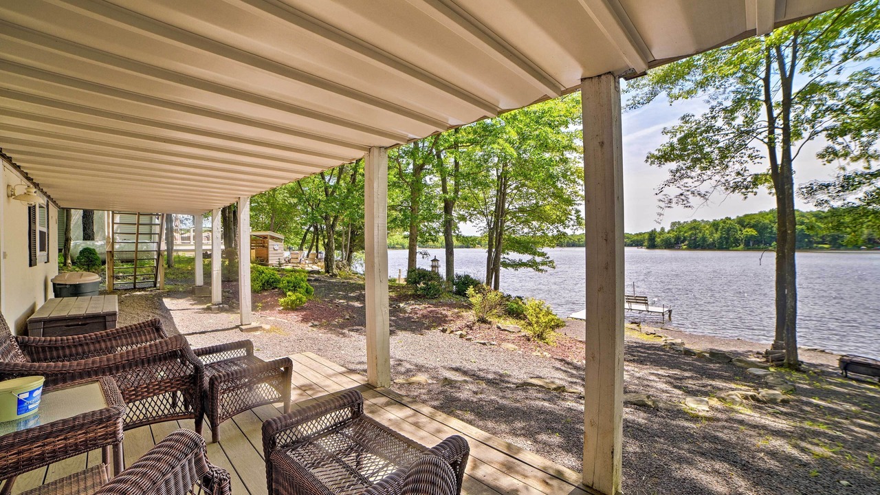 Photo of Patio Balcony in Pocono Lake