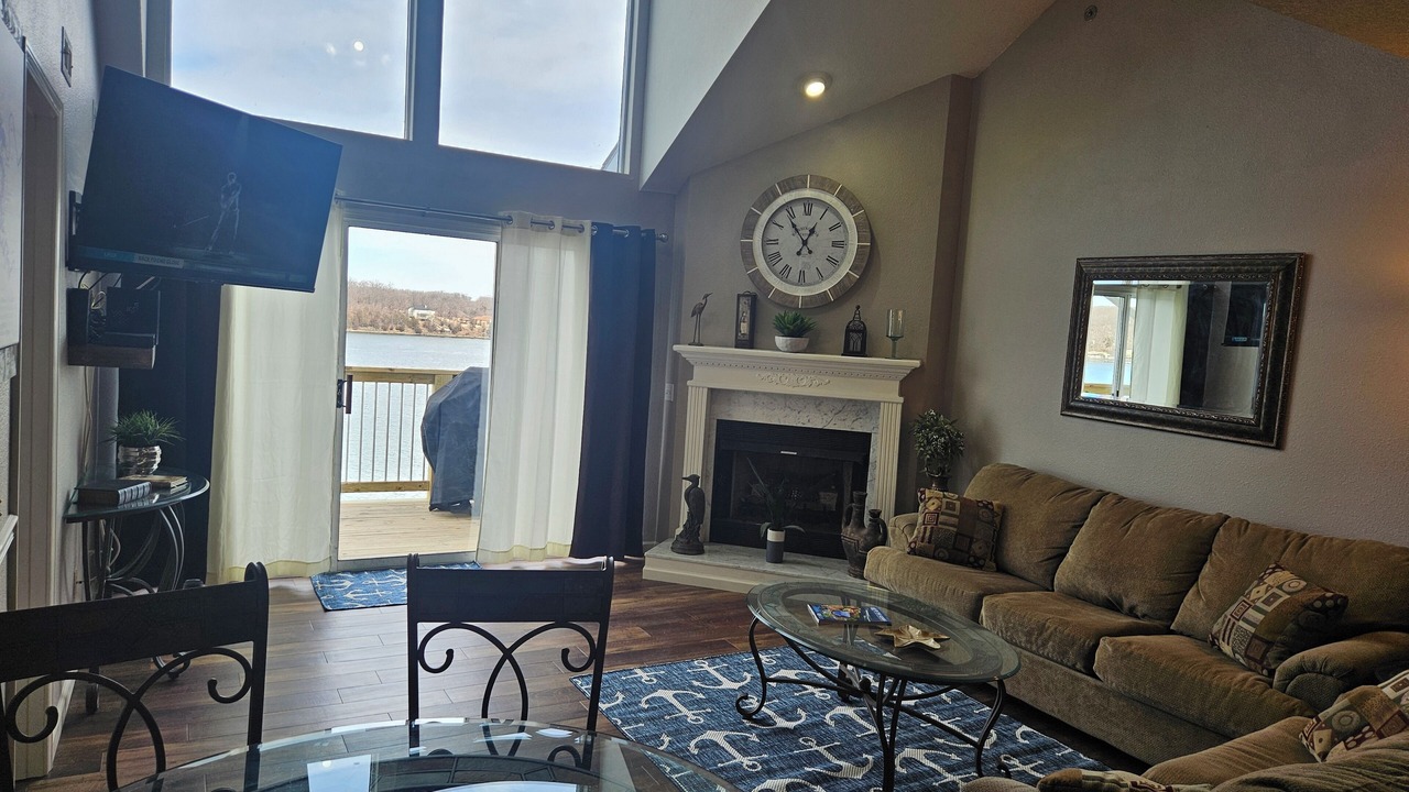 Photo of Livingroom in Osage Beach