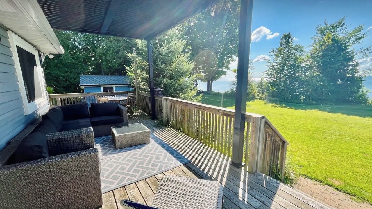 Photo of Patio Balcony in Oro-Medonte