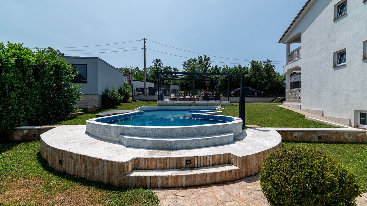 Photo of Outdoor in Zbandaj
