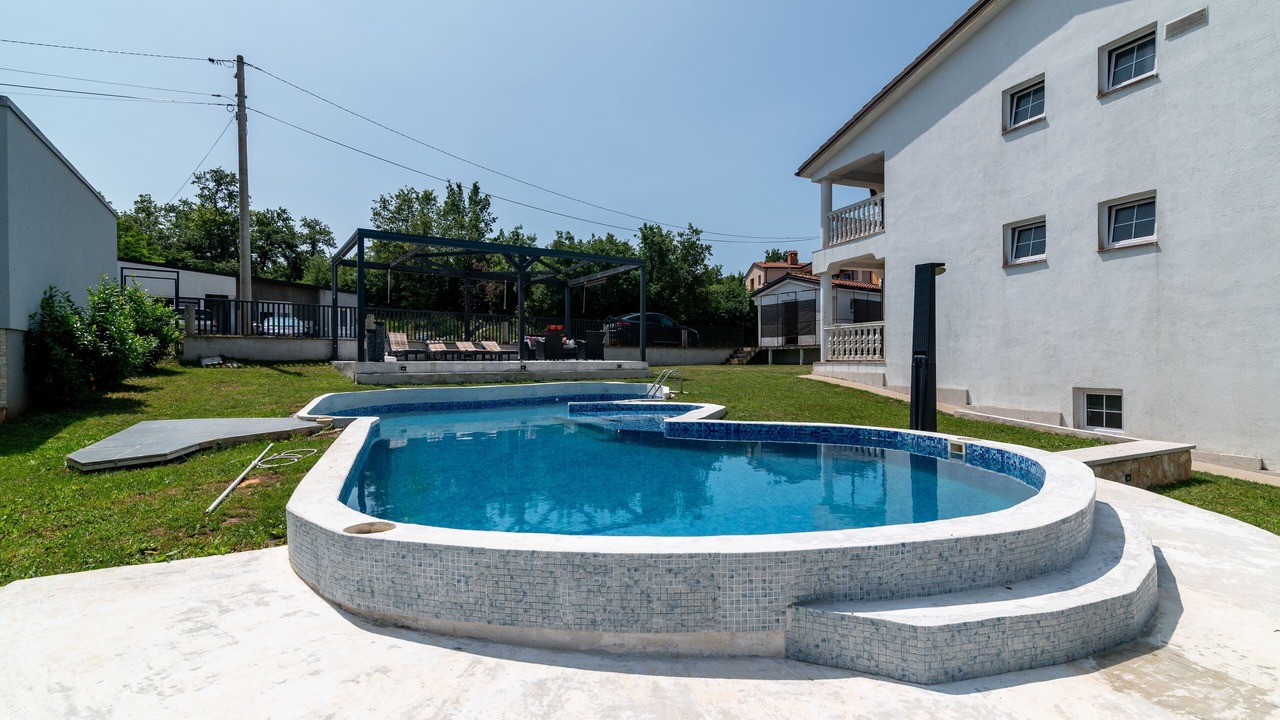 Photo of Outdoor in Zbandaj
