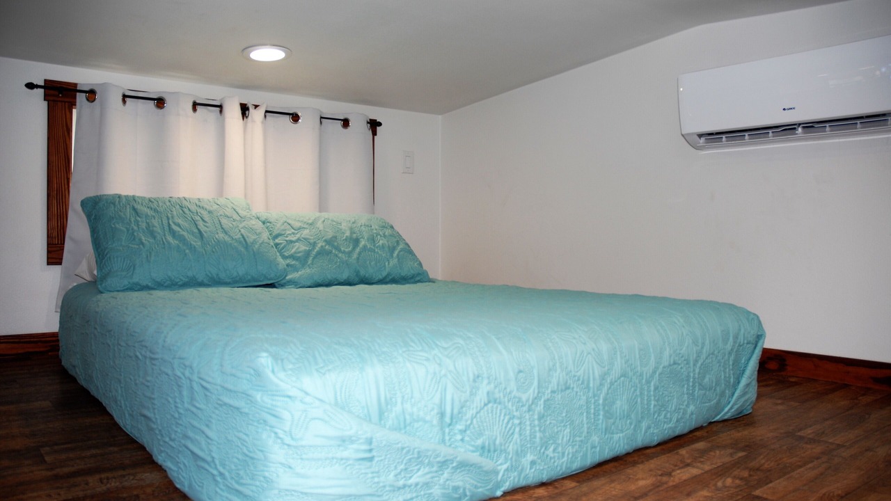 Photo of Bedroom in City-by-the Sea