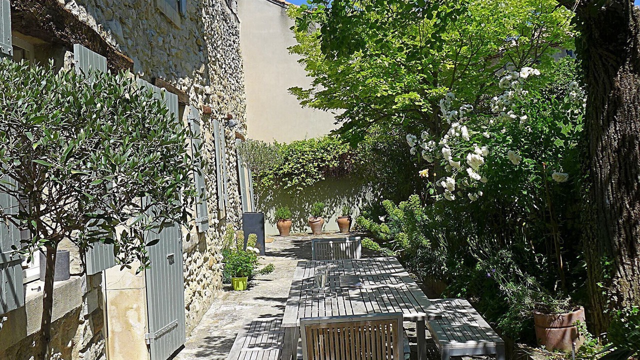 Photo of Outdoor in Rousset-les-Vignes