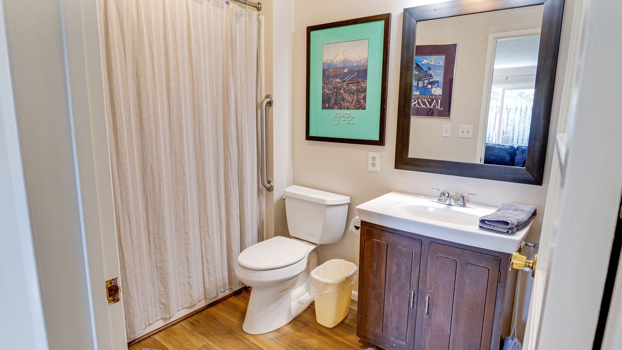 Photo of Bathroom in Yachats