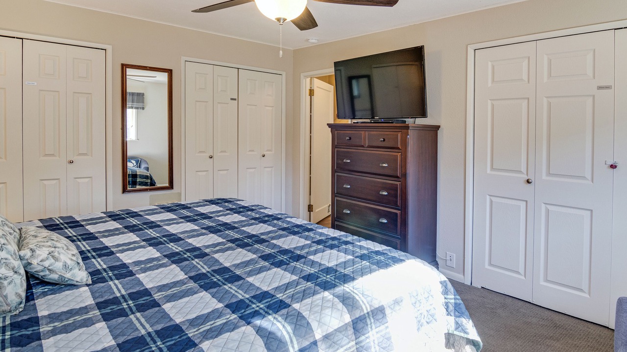 Photo of Bedroom in Yachats