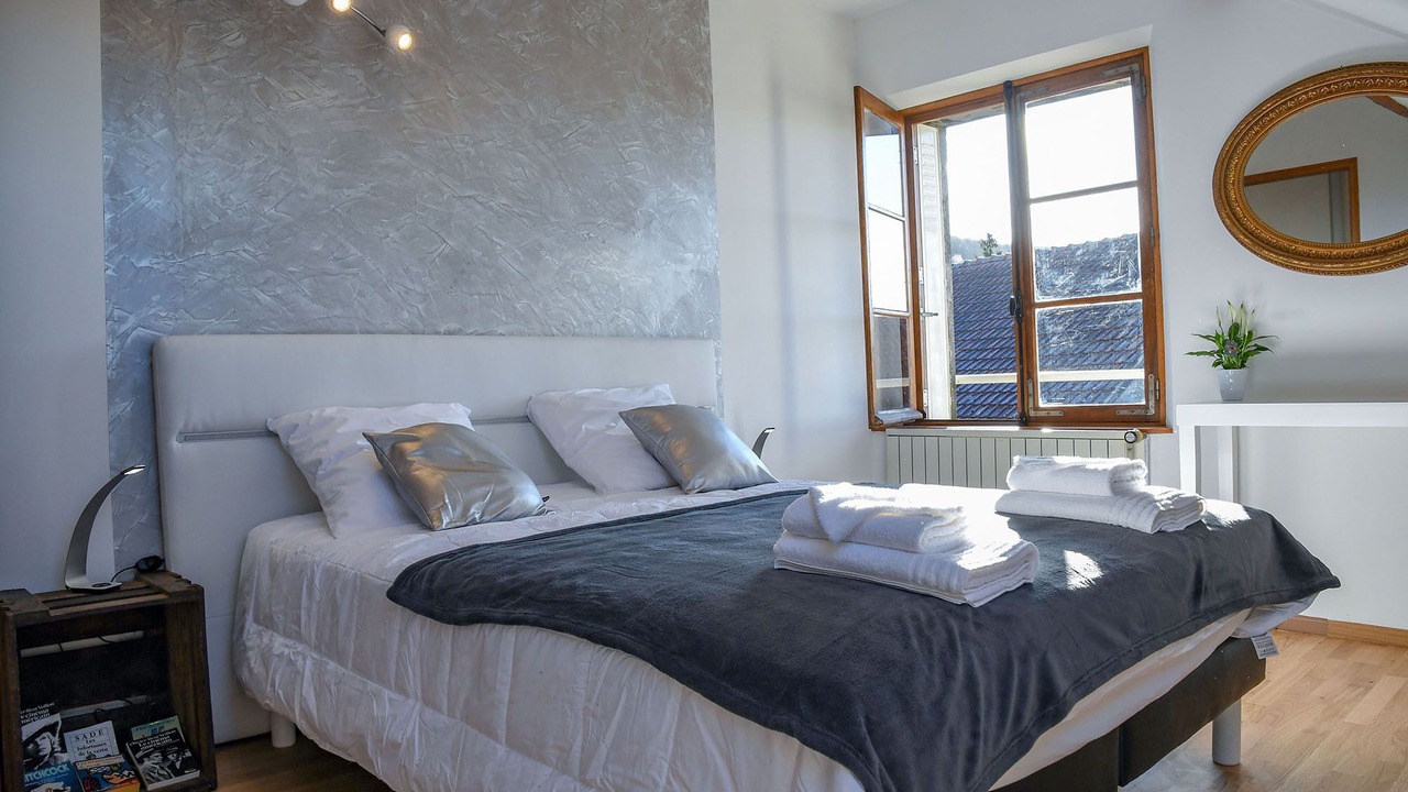 Photo of Bedroom in Oeuilly