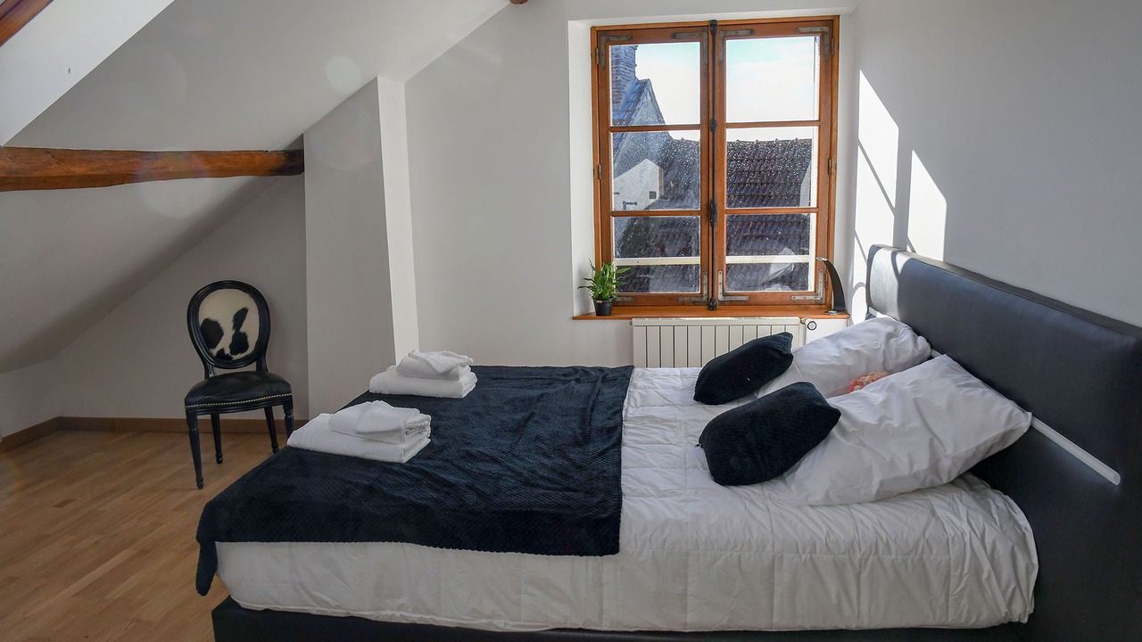 Photo of Bedroom in Oeuilly