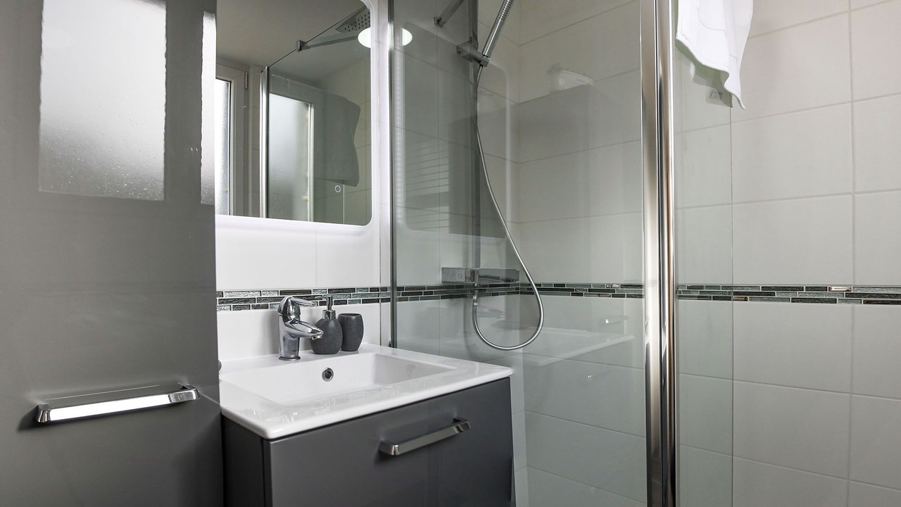 Photo of Bathroom in Oeuilly