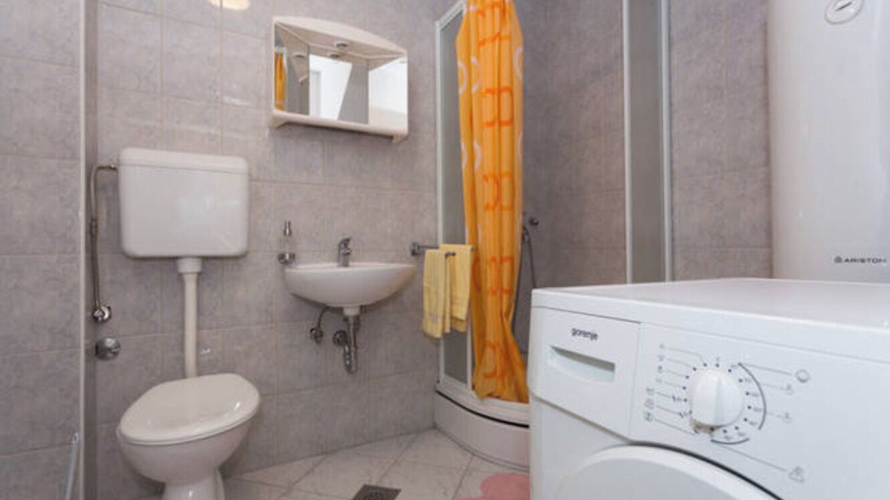 Photo of Bathroom in Komaji