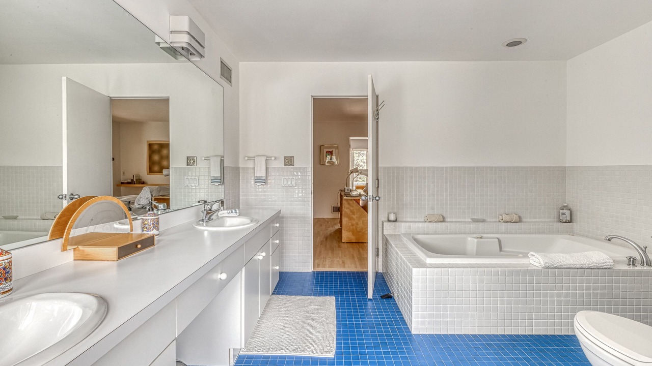 Photo of Bathroom in Napeague