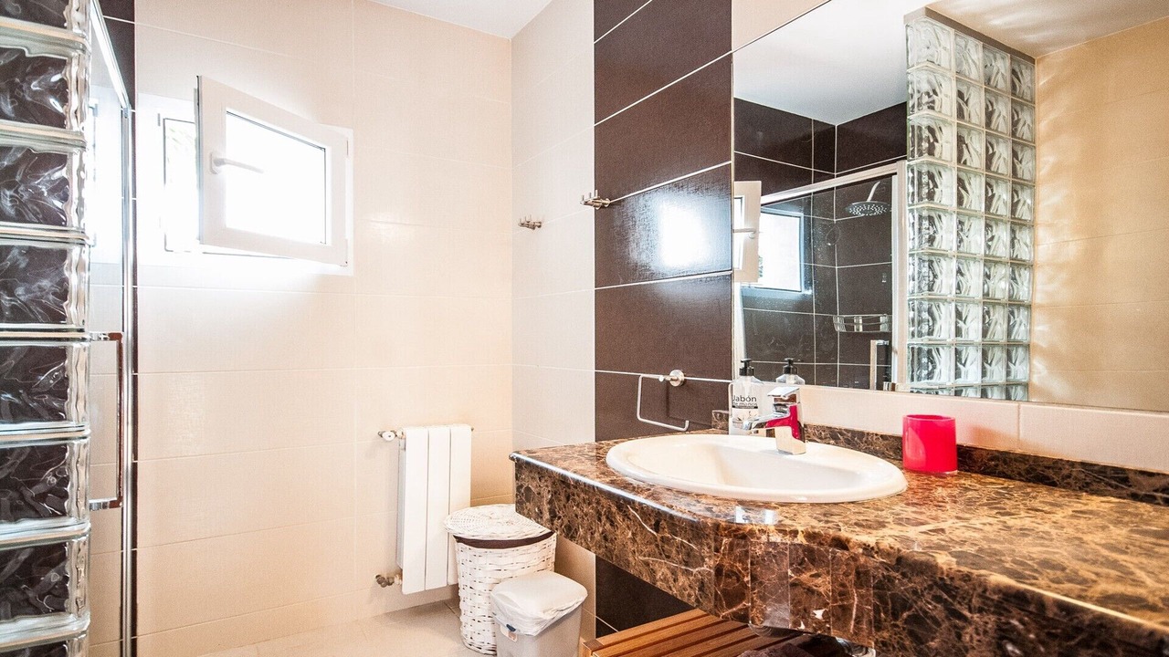 Photo of Bathroom in Urbanizacion Costabella
