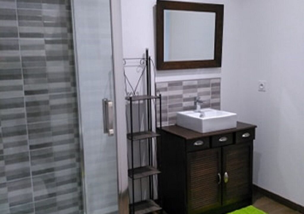 Photo of Bathroom in Coulombs